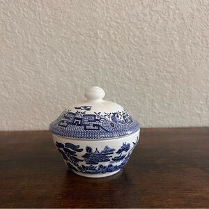 CHURCHILL Blue Willow Sugar Bowl